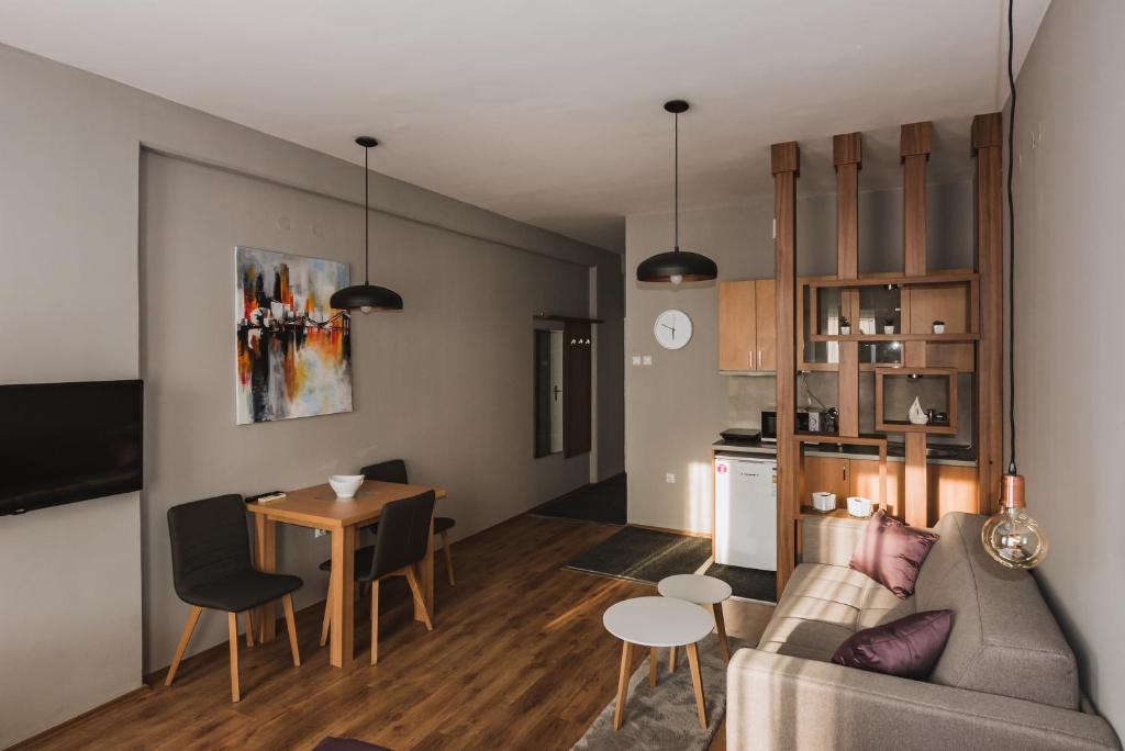 Central Plaza Apartments photo 3