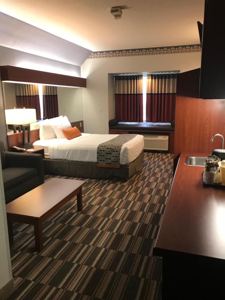 Microtel Inn & Suites Urbandale photo 2