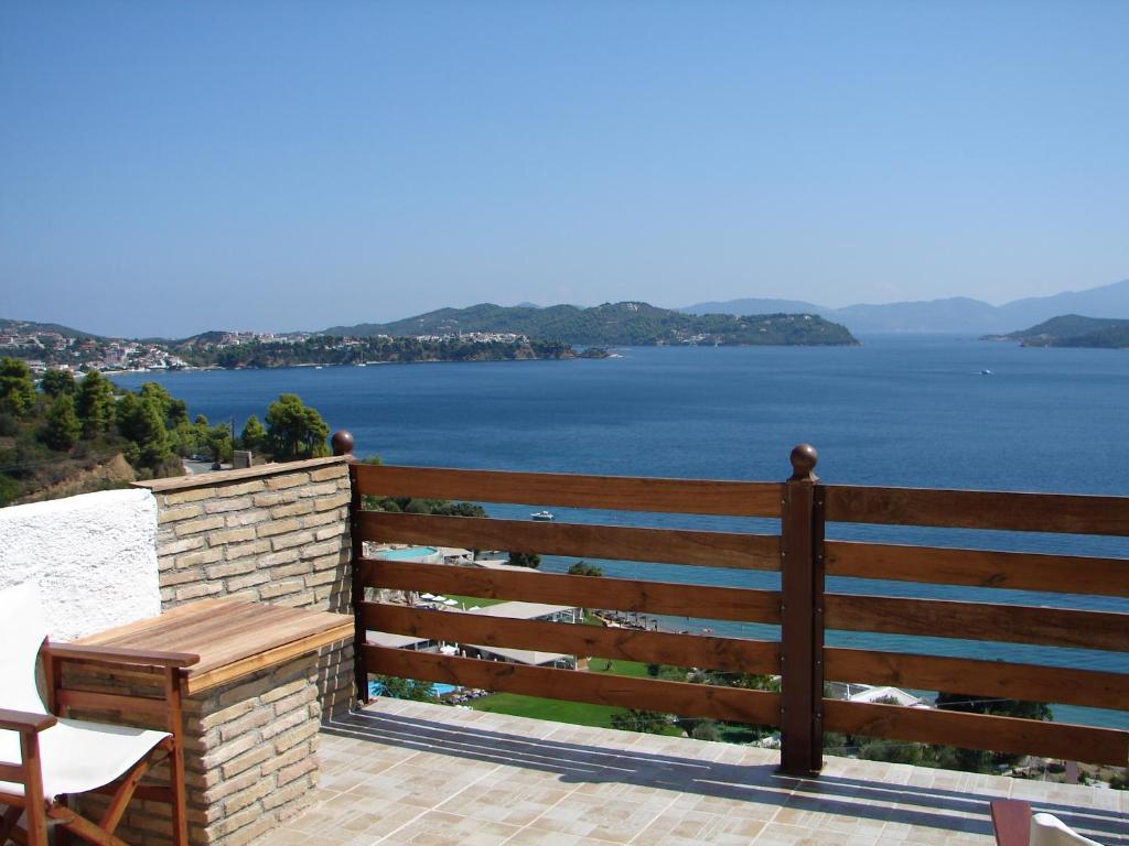 Mandaniki Apartments photo 3
