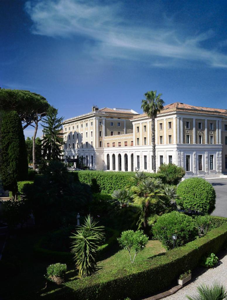 TH Roma - Carpegna Palace photo 2