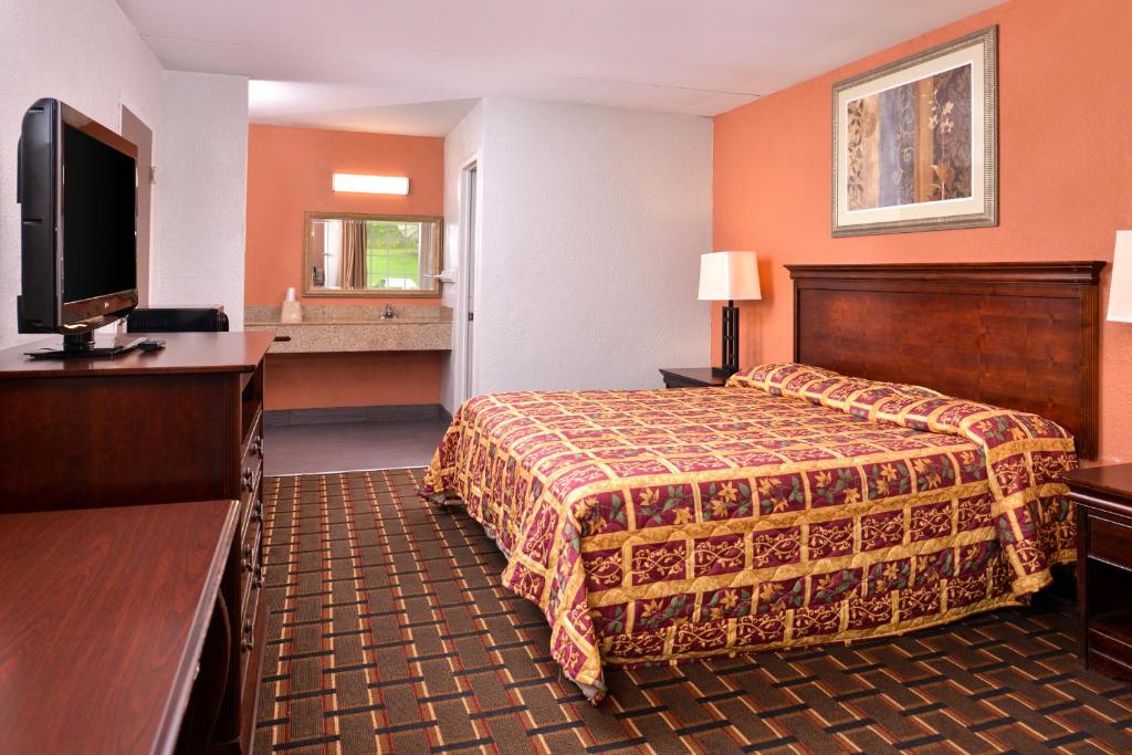 Americas Best Value Inn Richmond South photo 2