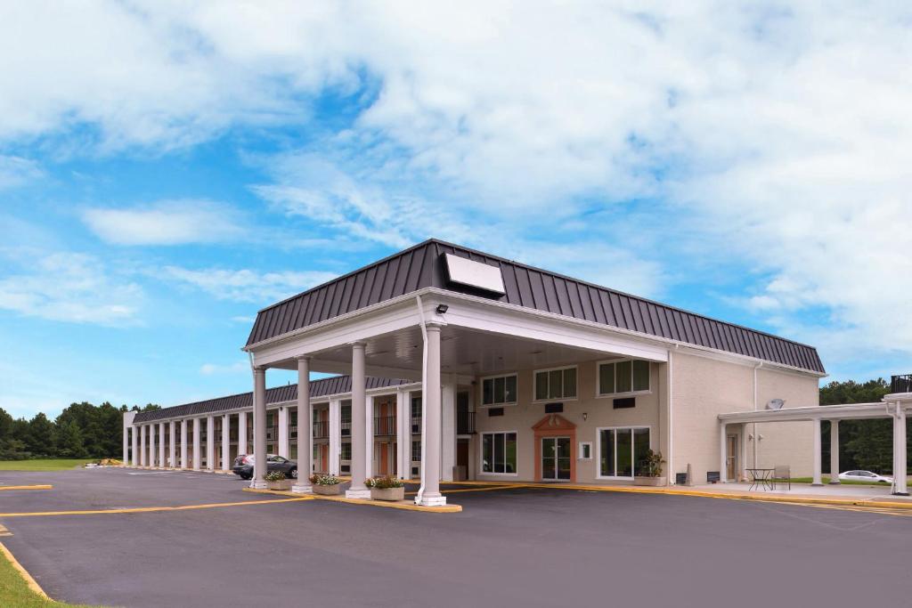 Americas Best Value Inn Richmond South image