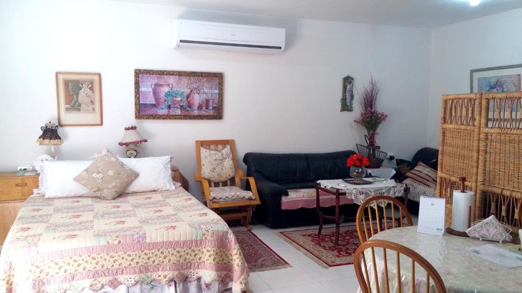 Shelly's Home Boutique Apartments photo 4