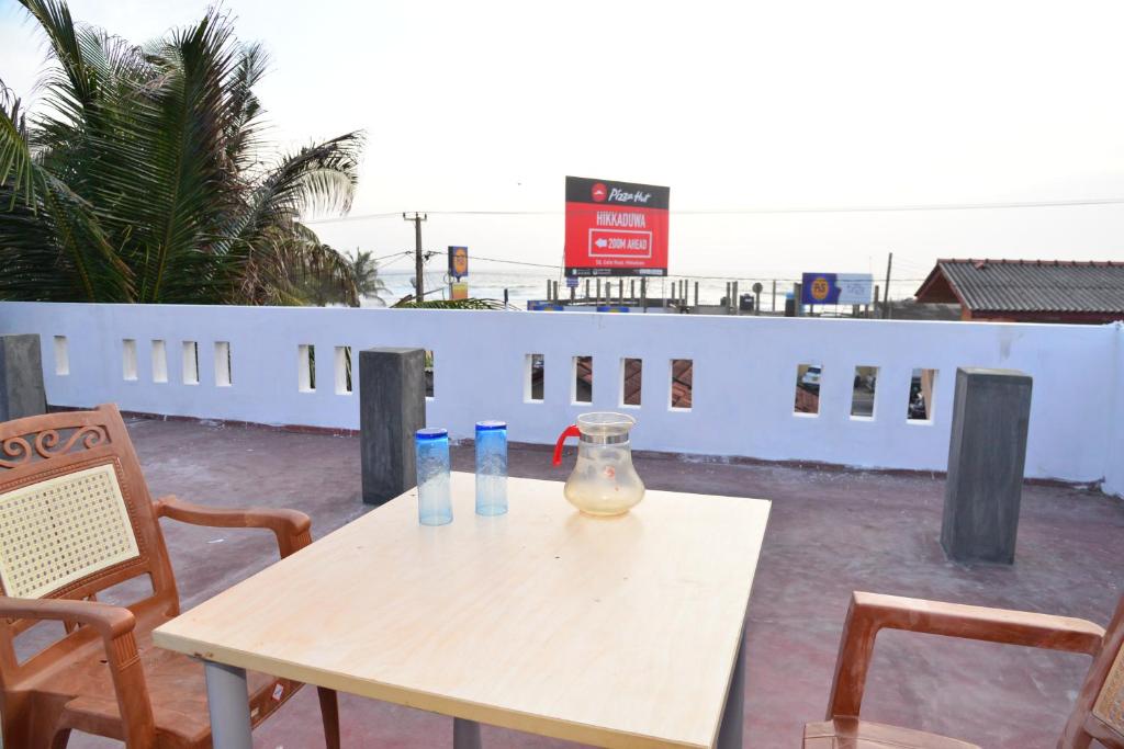 Lucky Beach Front Hostel photo 2