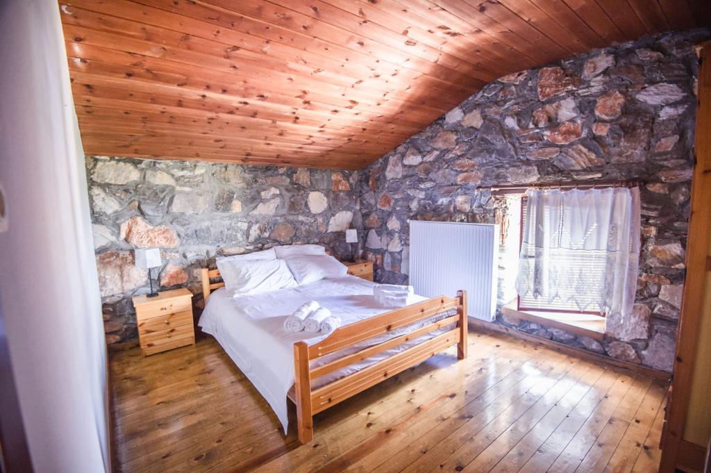 Stonehouse 2 Bedroom Chalet on Olympus Amazing View photo 2