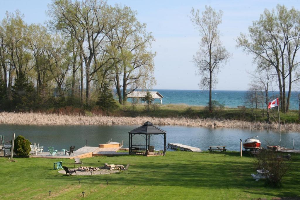 Hadovka Lakeside Inn photo 2