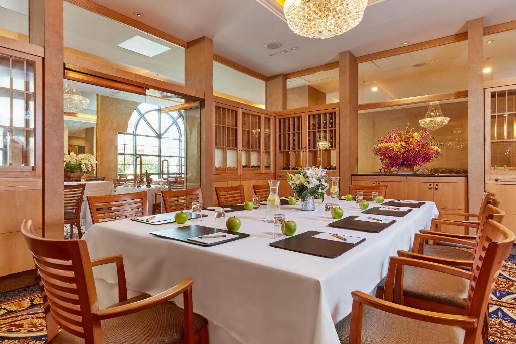 Orchard Hotel photo 4
