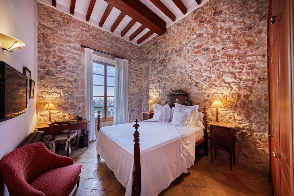 Cas Comte Suites & Spa - Adults Only - Tap to explore photos