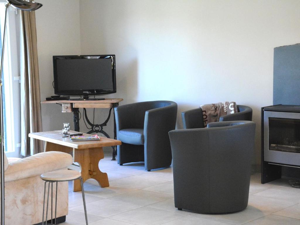 Beautiful Holiday Home in Hotton with Large Garden photo 2