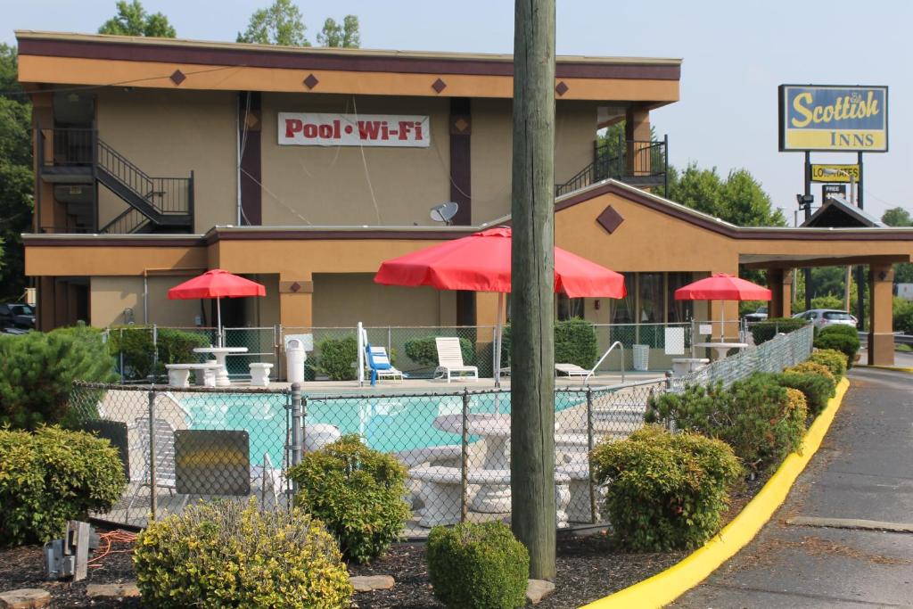 Scottish Inn Knoxville image