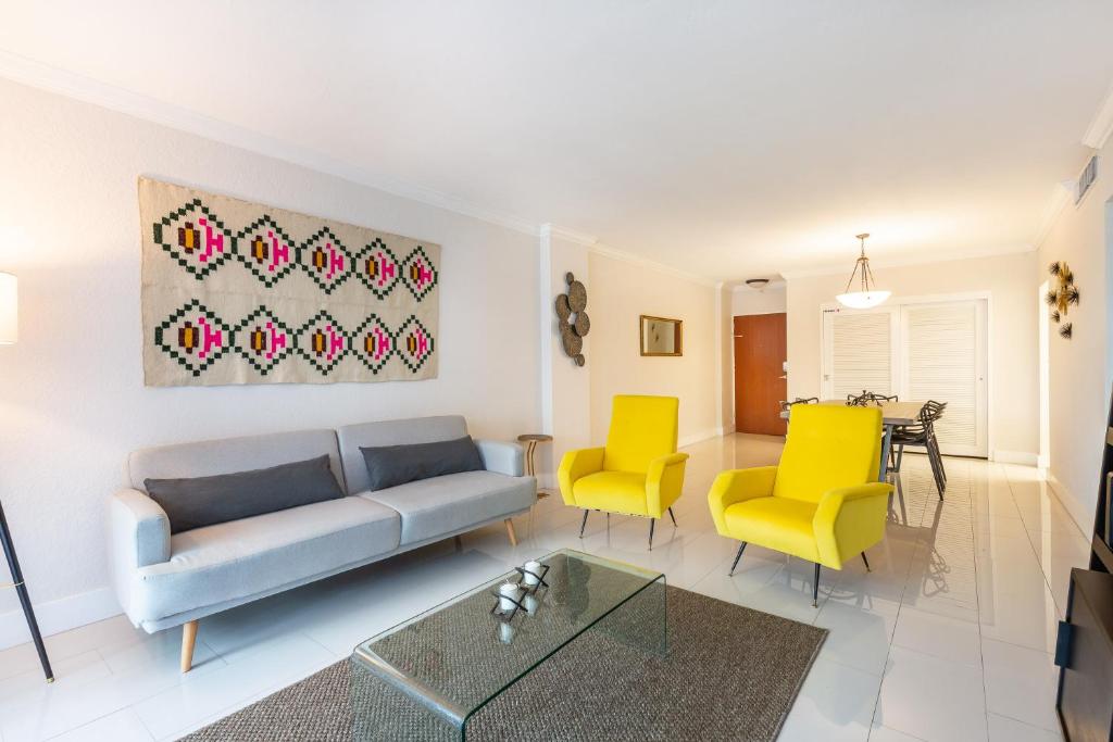 Steps from the Beach 2bedroom apartment Miami photo 1
