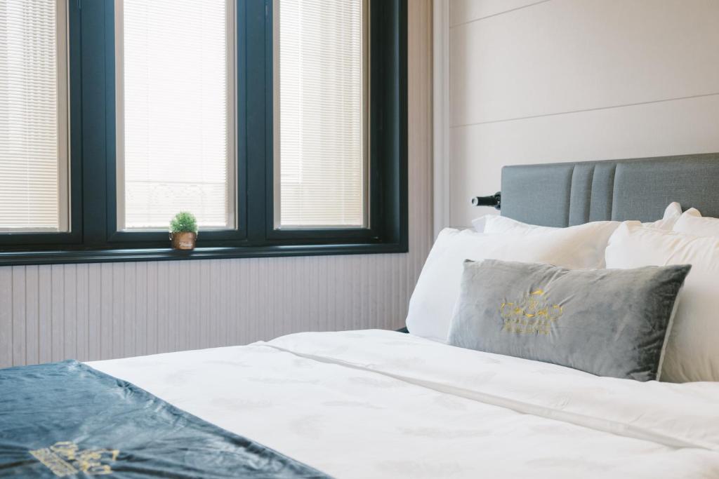 Двухместный (Улучшенный номер с кроватью размера «queen-size»), A&R Boutique Hotel