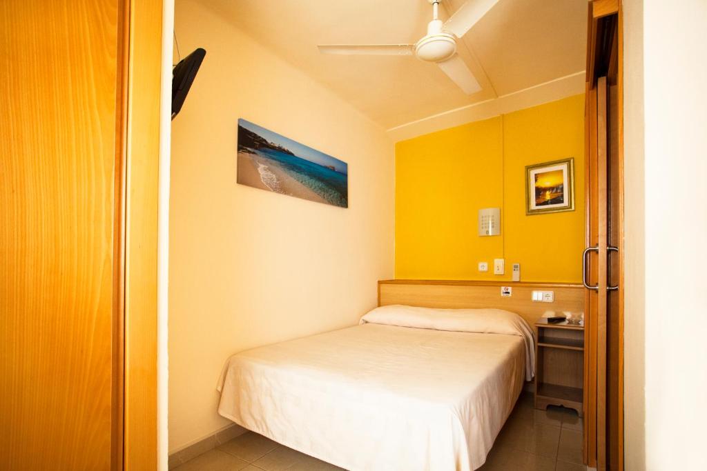 Hostal Residencia Europa Punico photo 1
