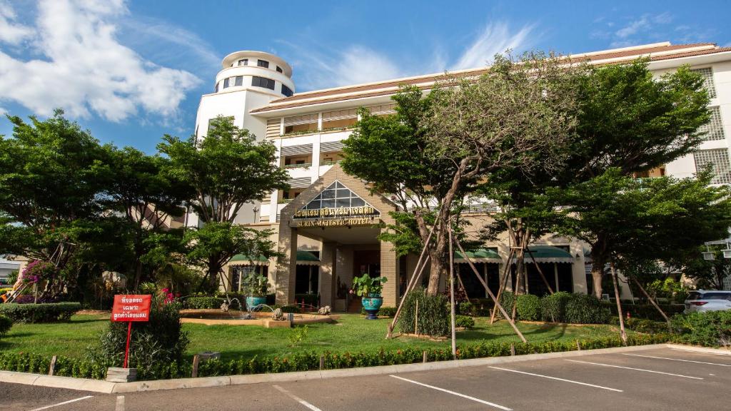 Surin Majestic Hotel photo 2