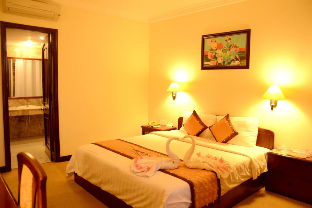 Двухместный (Двухместный номер Делюкс с 1 кроватью), Saigontourane Hotel