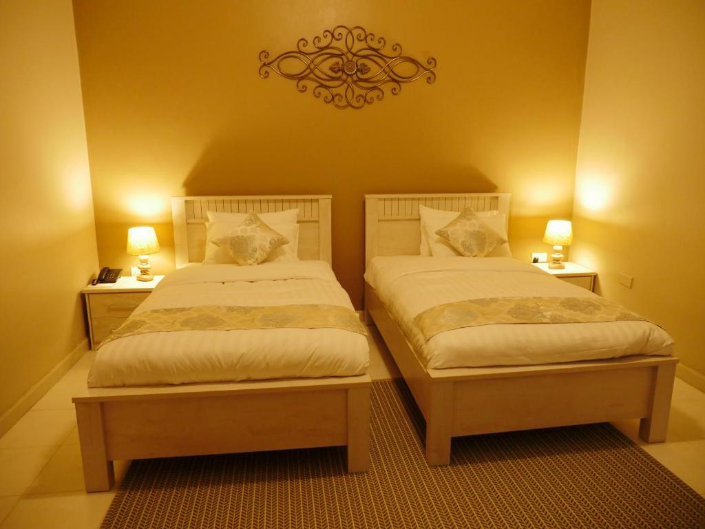Ivory Castle Hotel photo 1