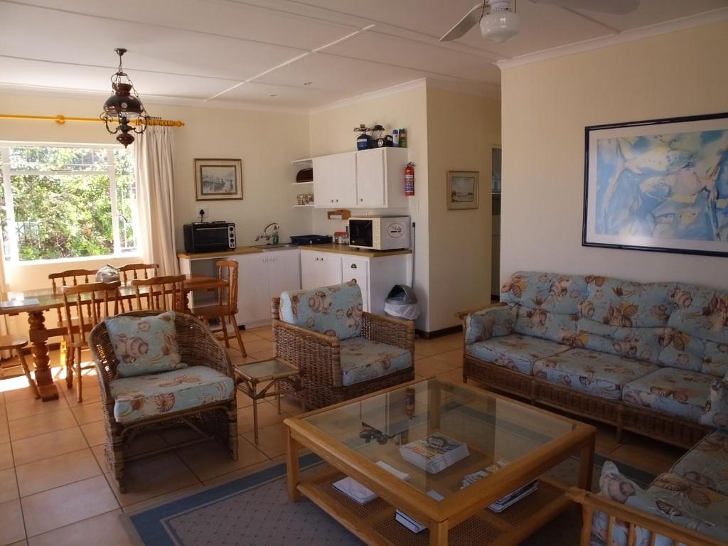 Paulyn Place photo 3