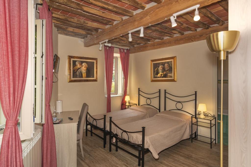 Art Gallery B&B - Tap to explore photos