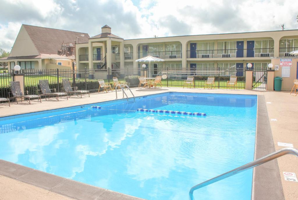 Rose Garden Inn & Suites Thomasville photo 2