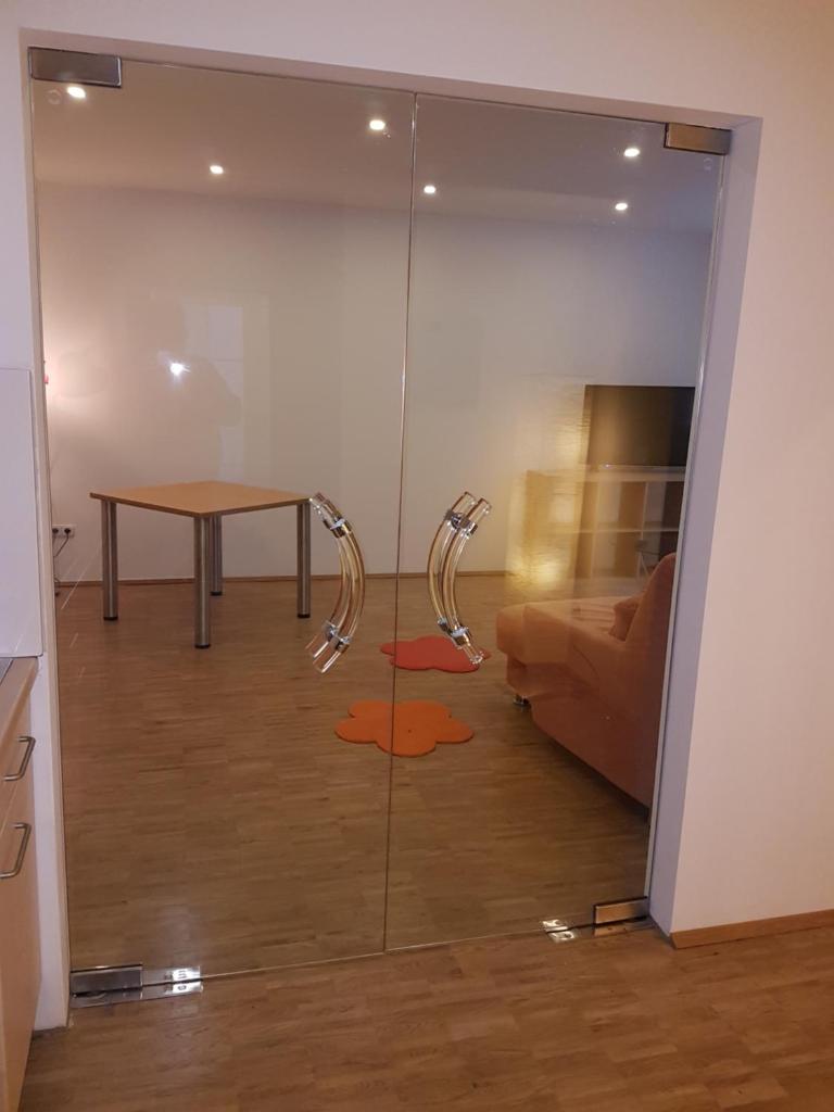 Wohnen im Souterrain einer Villa photo 2