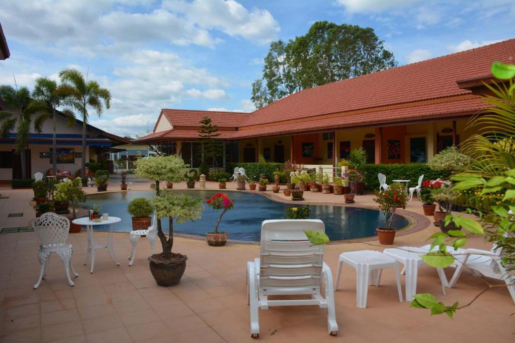 Baan Sabaijai Resort & Omsorgssenter photo 2