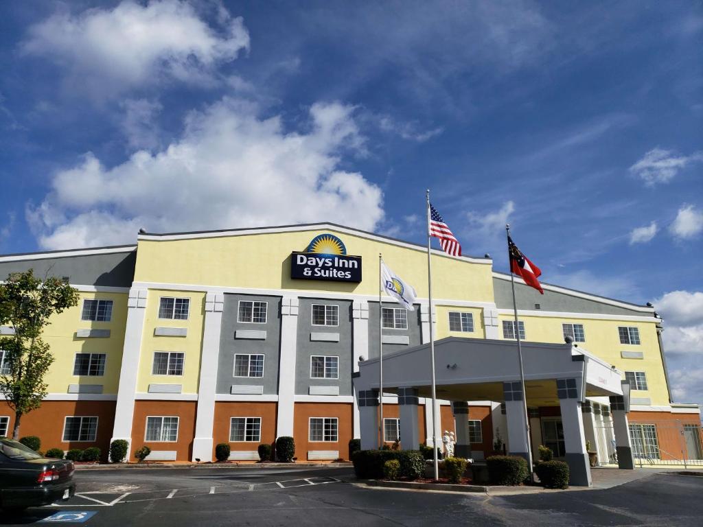 Days Inn & Suites by Wyndham Union City image