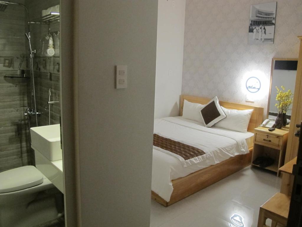 Mr Rot's Secret Hotel