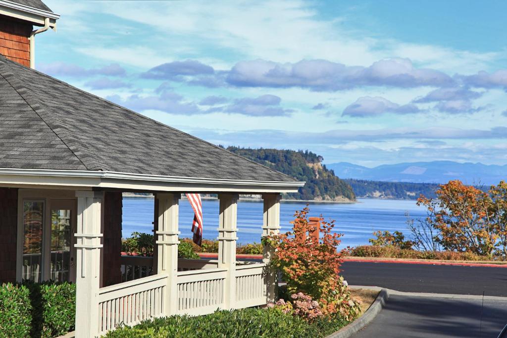 Saratoga Inn photo 4