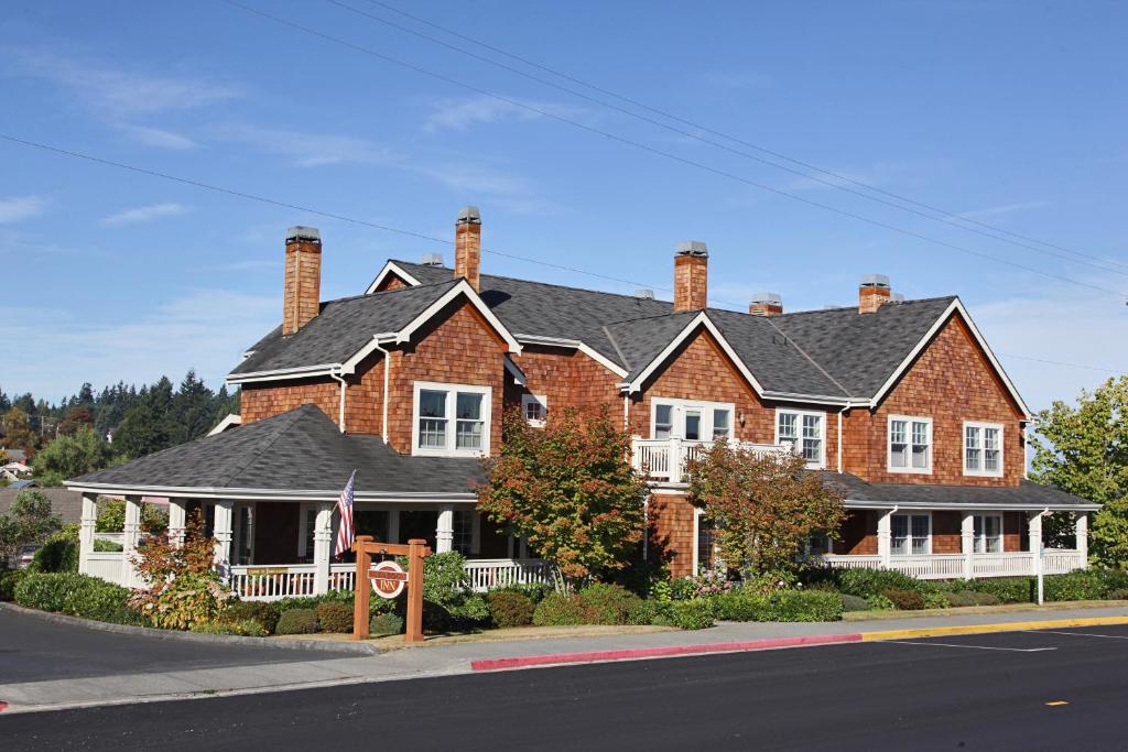Saratoga Inn photo 1