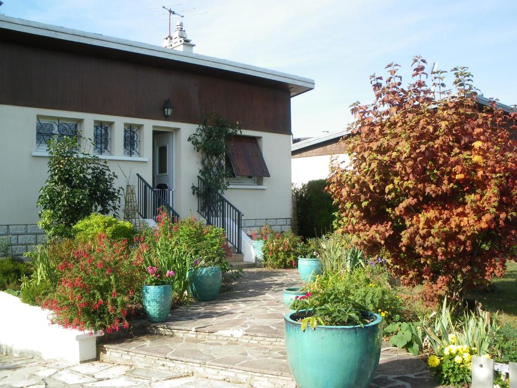 Chambre d'Hôtes - DOUCE NUI-THE photo 4