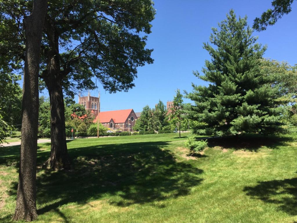Historical Oscar Lofquist house in the heart of Des Moines photo 2
