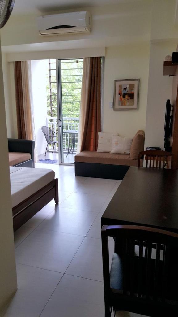 Pico De Loro - Myna B Studio photo 2