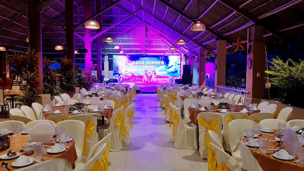 Sun & Sands Beach Hotel