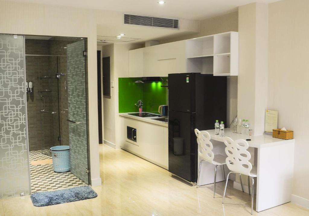 Sunny Serviced Apartment