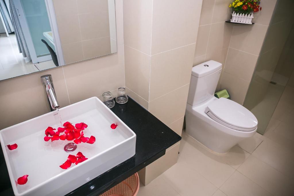 Апартаменты (Стандартный двухместный номер с 1 кроватью и окном), An Phu Gia Apartment