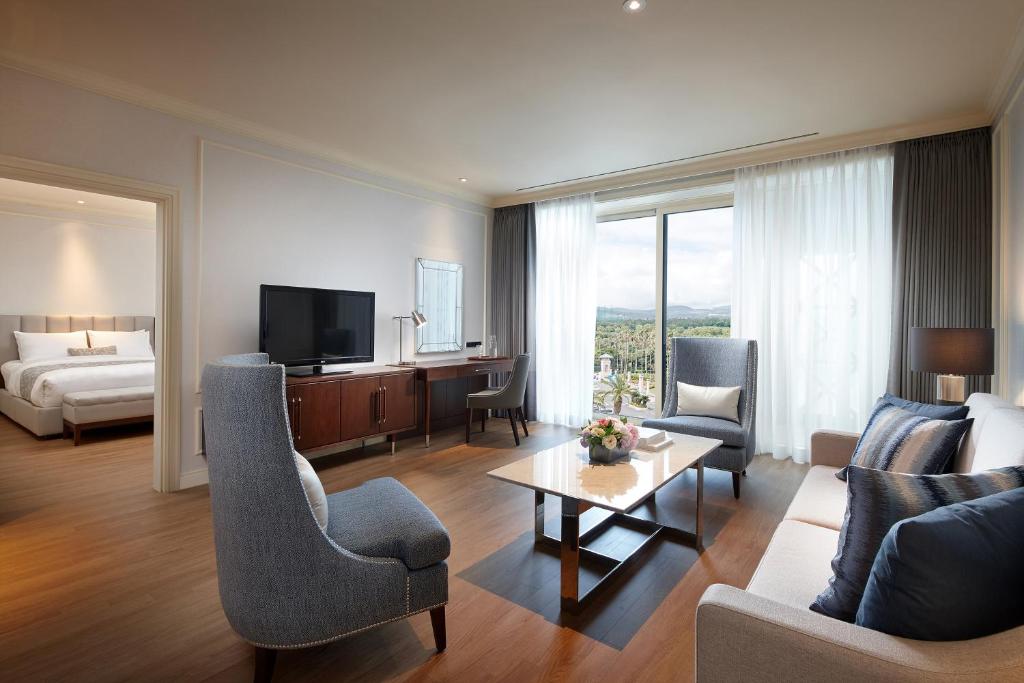 Lotte Hotel Jeju - Tap to explore photos