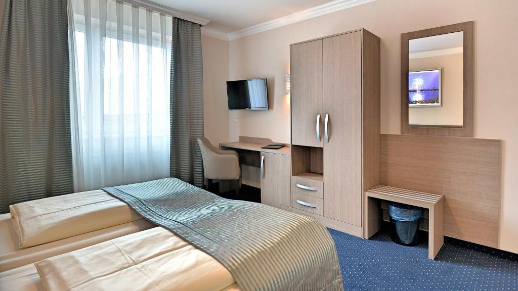 Двухместный (Двухместный номер «Комфорт» с 1 кроватью), St. Joseph Hotel