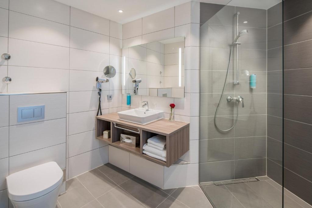 Best Western Plus Hotel Regence - Tap to explore photos