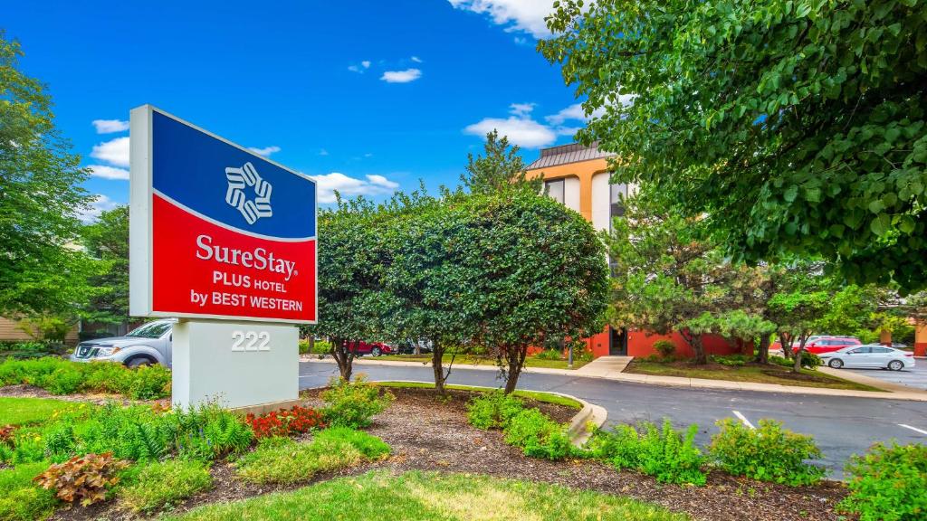SureStay Plus Hotel by Best Western Chicago Lombard image