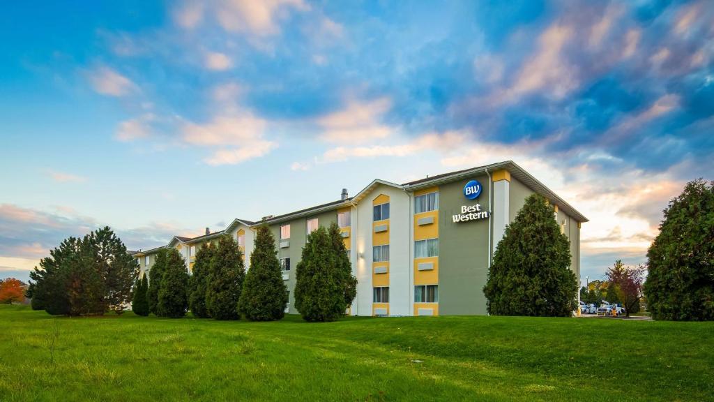 Best Western Toledo South Maumee image