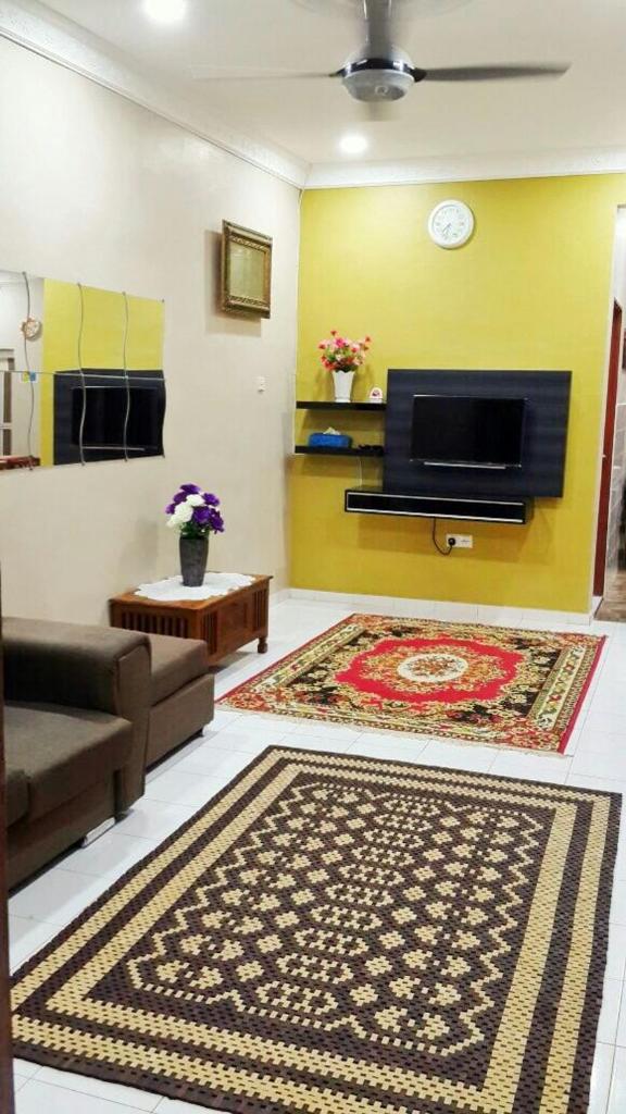 KhainadzMuslim Homestay - Tap to explore photos