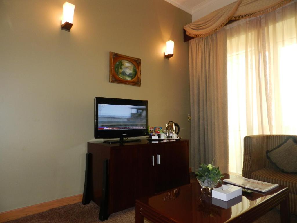 Сьюит (Полулюкс), Отель Sun & Sands Sea View Hotel
