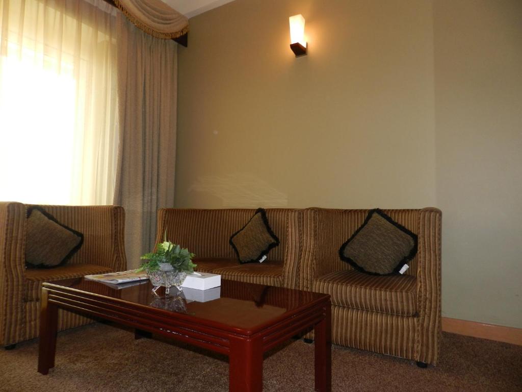 Сьюит (Полулюкс), Отель Sun & Sands Sea View Hotel