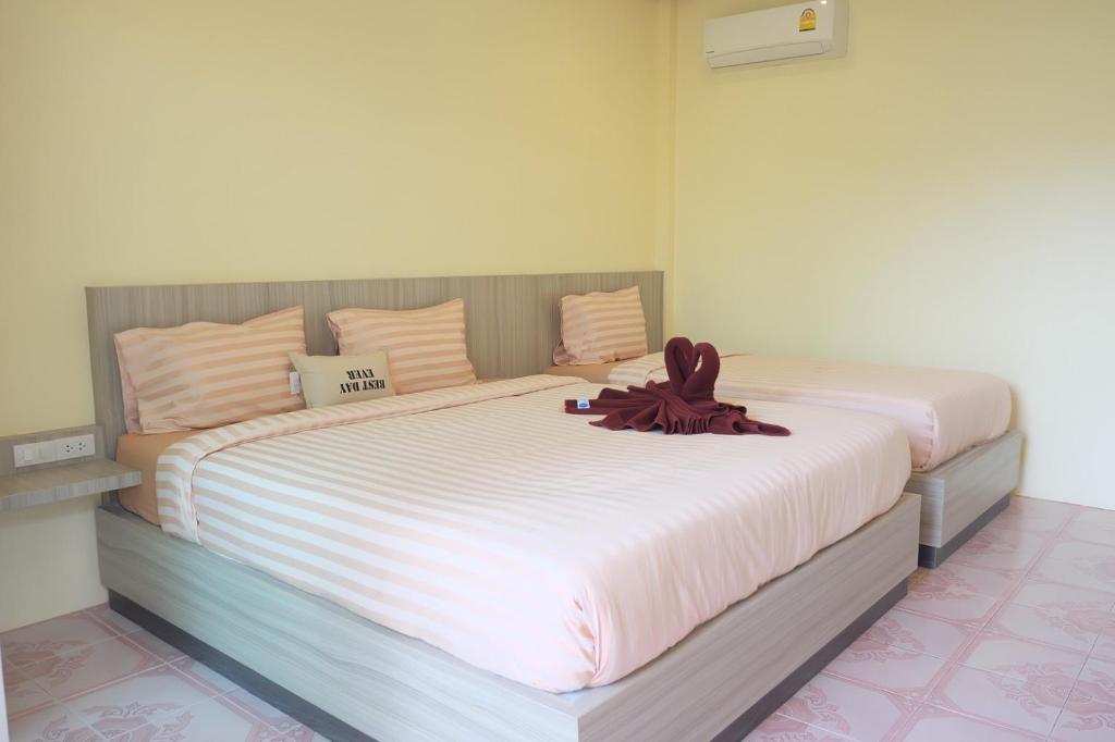 Трехместный (Трехместный номер, вид на сад), Курортный отель Chokdee Resort
