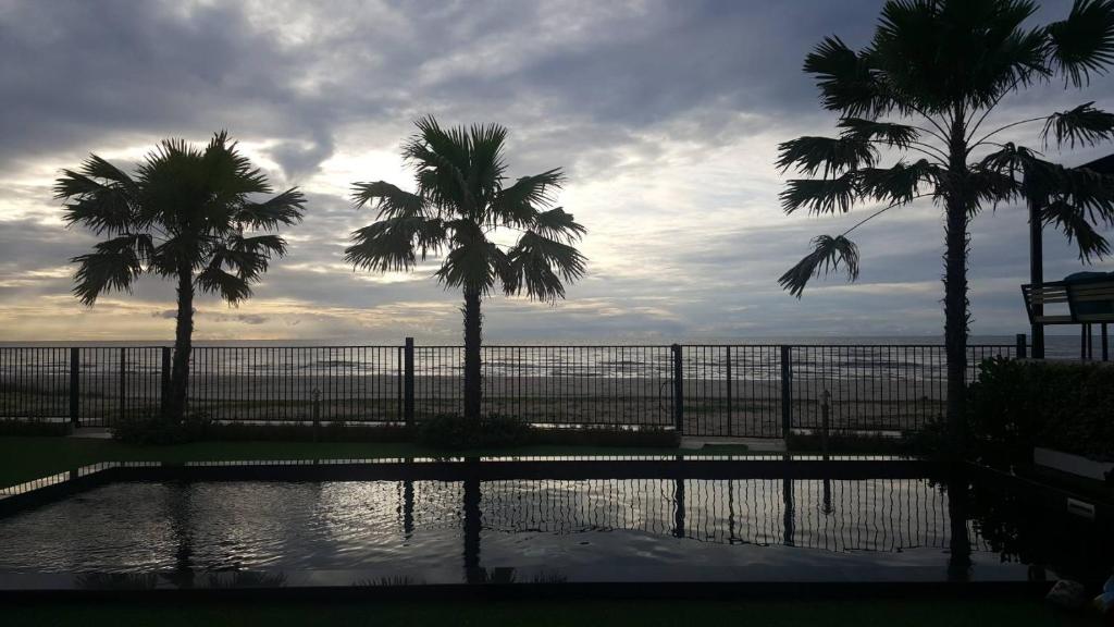 La Playa Beach Front Pool Villa Cha-am,Huahin photo 1