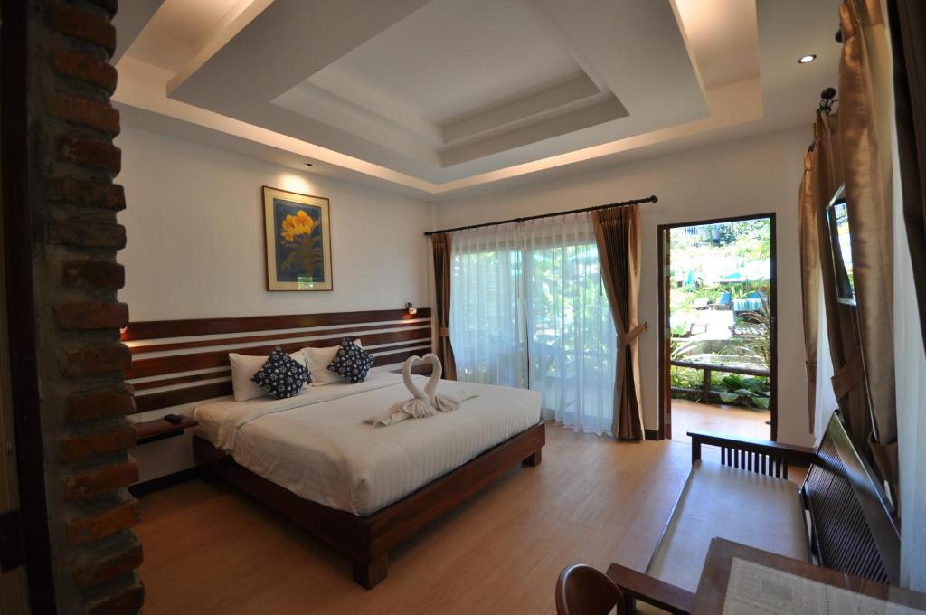 Номер (Стандартное бунгало с двуспальной кроватью), Green View Village Resort