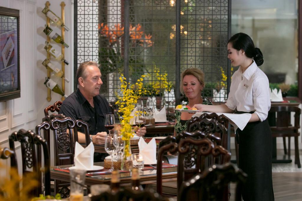 Khách Sạn Hồng Ngọc 1 