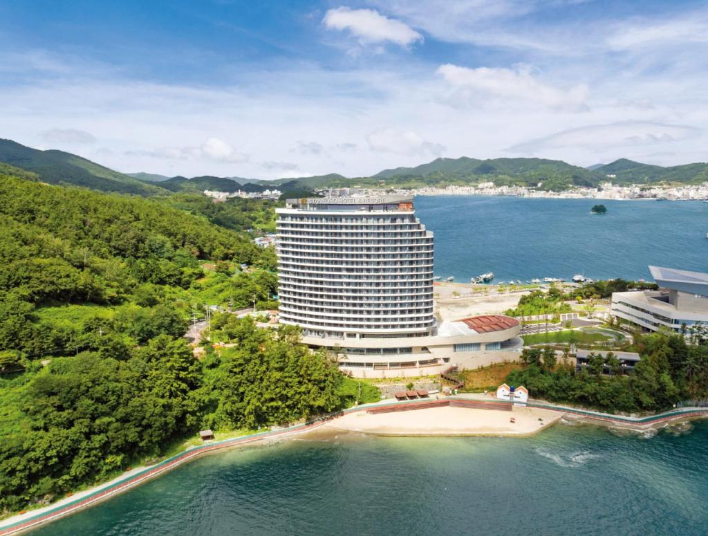 Stanford Hotel&Resort Tongyeong photo 1