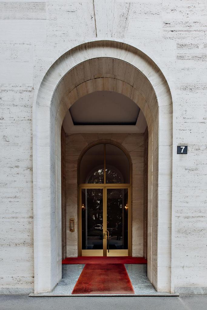 Milano Manzoni CLC Apartments - Tap to explore photos