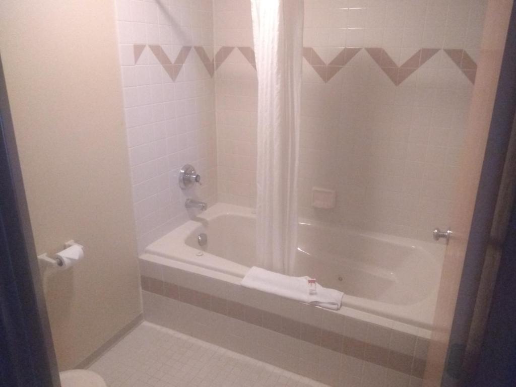 Super 8 by Wyndham Baxter/Brainerd Area photo 1